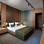 Palms Отель Китен