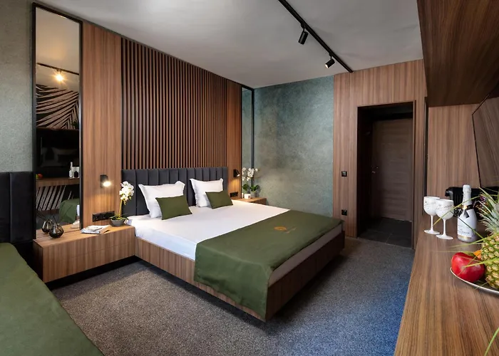 Palms Хотел Китен